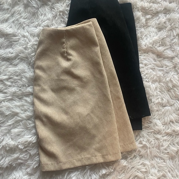 2 corduroy mini skirts with side split - Picture 2 of 4